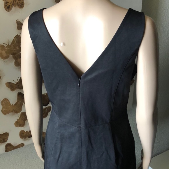 Black dress - Picture 5 of 8